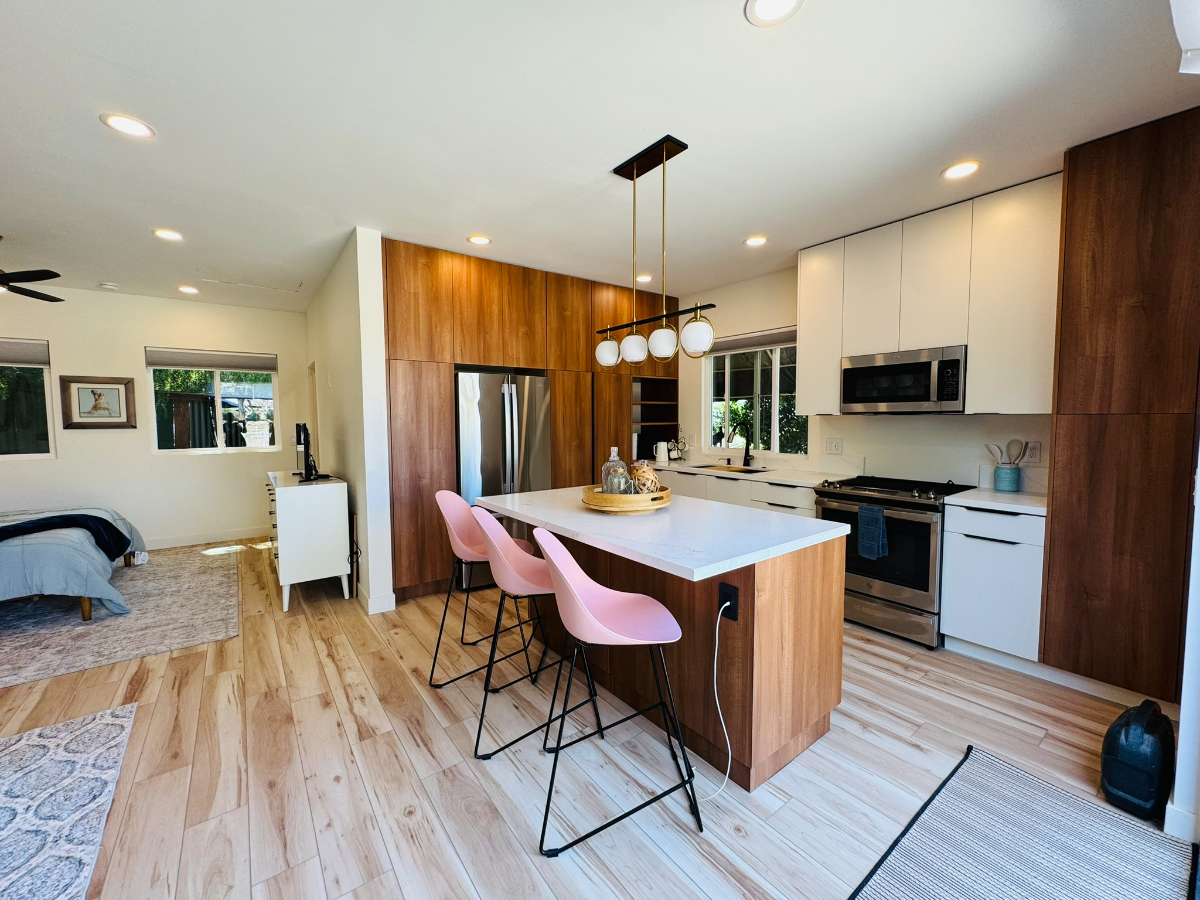 Newly Constructed Private Guest House with RV Parking - Pet Friendly - Photo 2