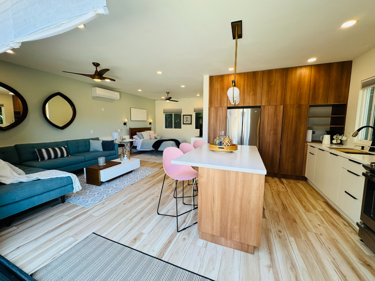 Newly Constructed Private Guest House with RV Parking - Pet Friendly - Photo 4