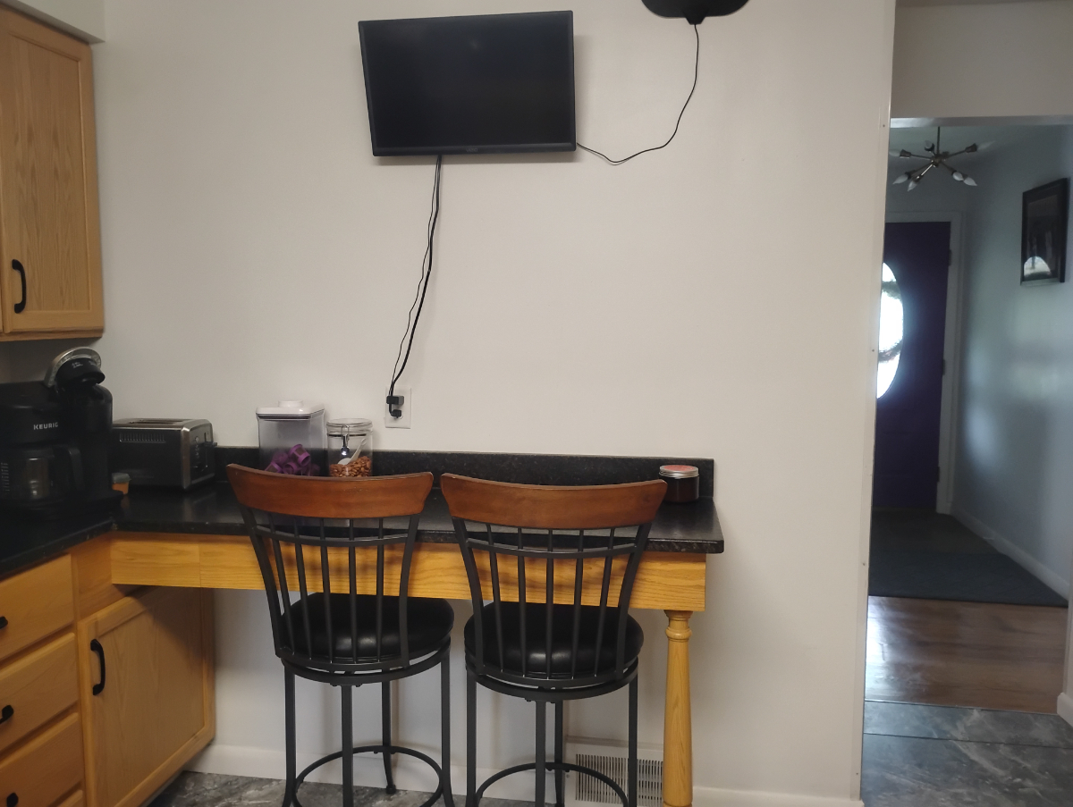 Quiet Eastside Room in a House For Traveling Nurses - Shared Living Areas, All Comforts Included, 3. - Photo 8