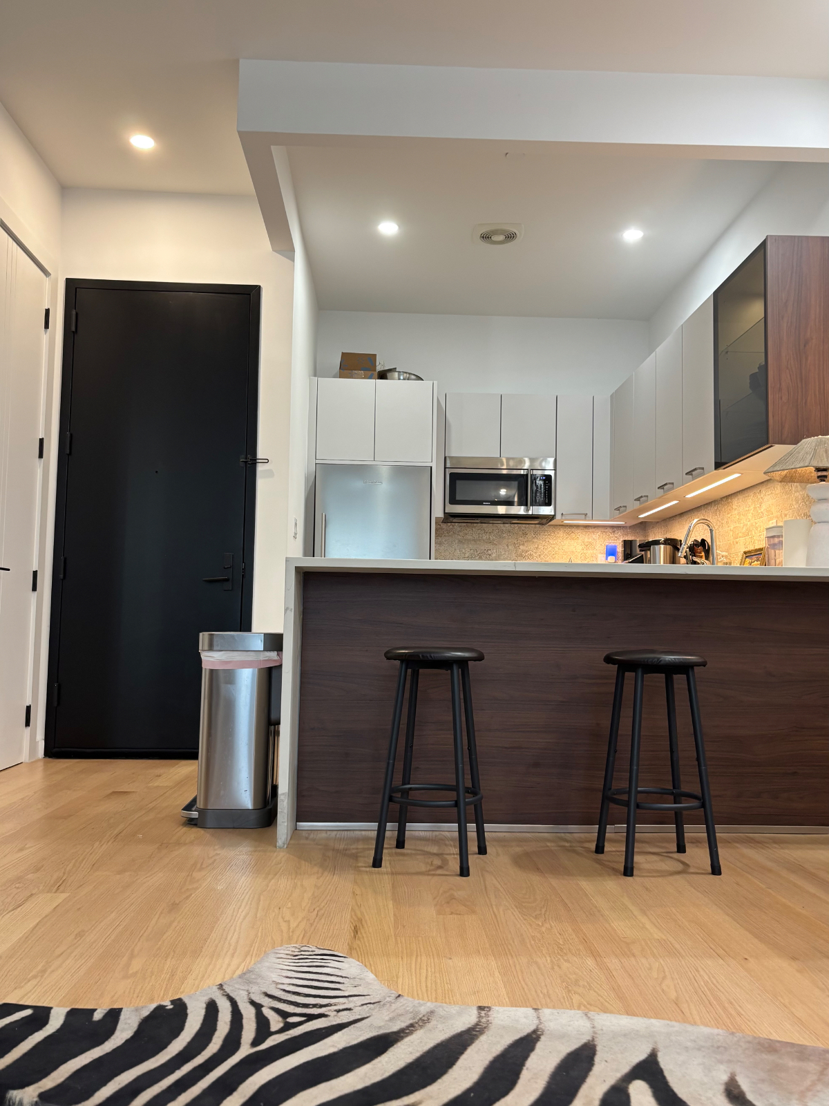 Large modern Brooklyn 1 Br w/ in-unit Laundry + Gym - Photo 4