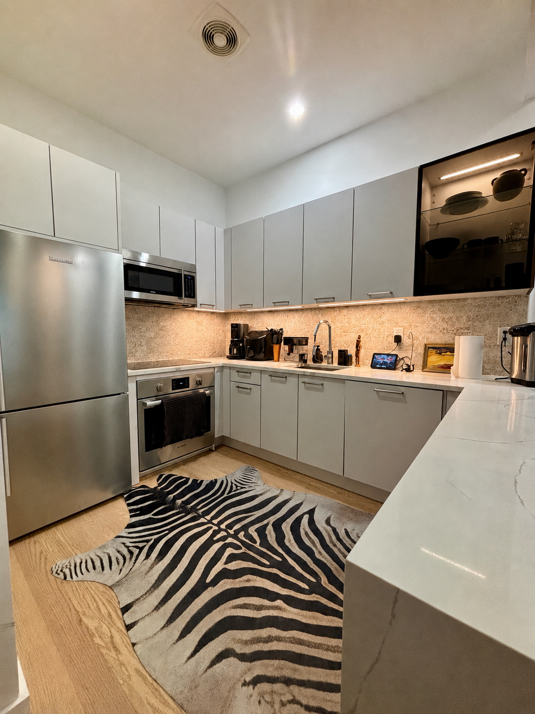 Large modern Brooklyn 1 Br w/ in-unit Laundry + Gym - Photo 6