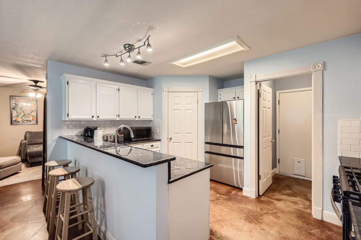TCH - Cozy 3bd/2.5ba home in Austin with Workspace - Photo 11