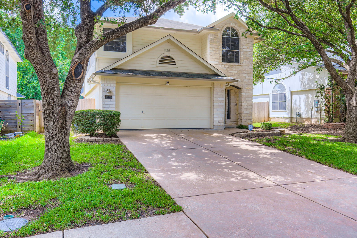 TCH - Cozy 3bd/2.5ba home in Austin with Workspace - Photo 3