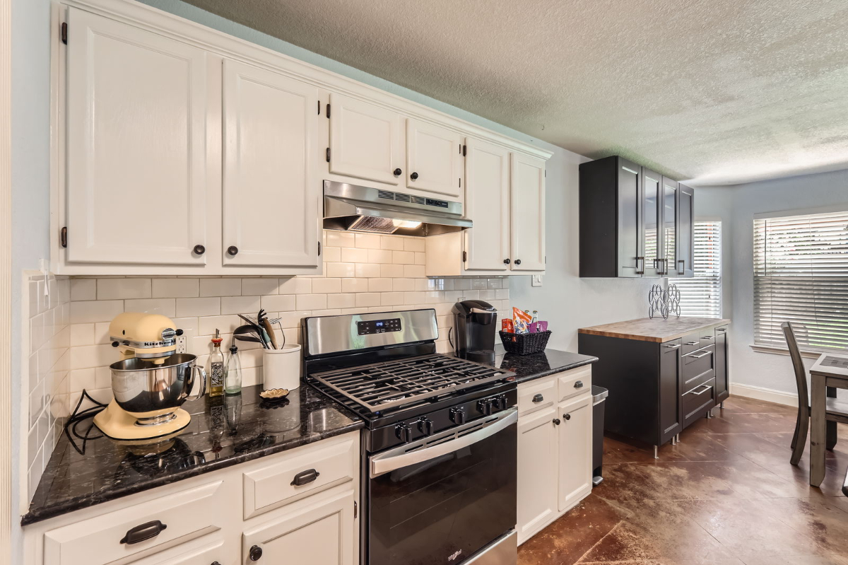 TCH - Cozy 3bd/2.5ba home in Austin with Workspace - Photo 9