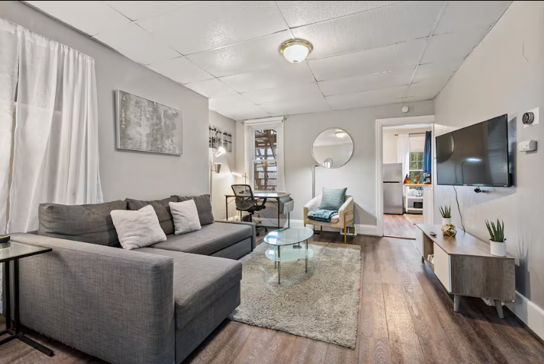 Cozy King Suite - Bloomfield - 1 BR/ 1Bath with back yard