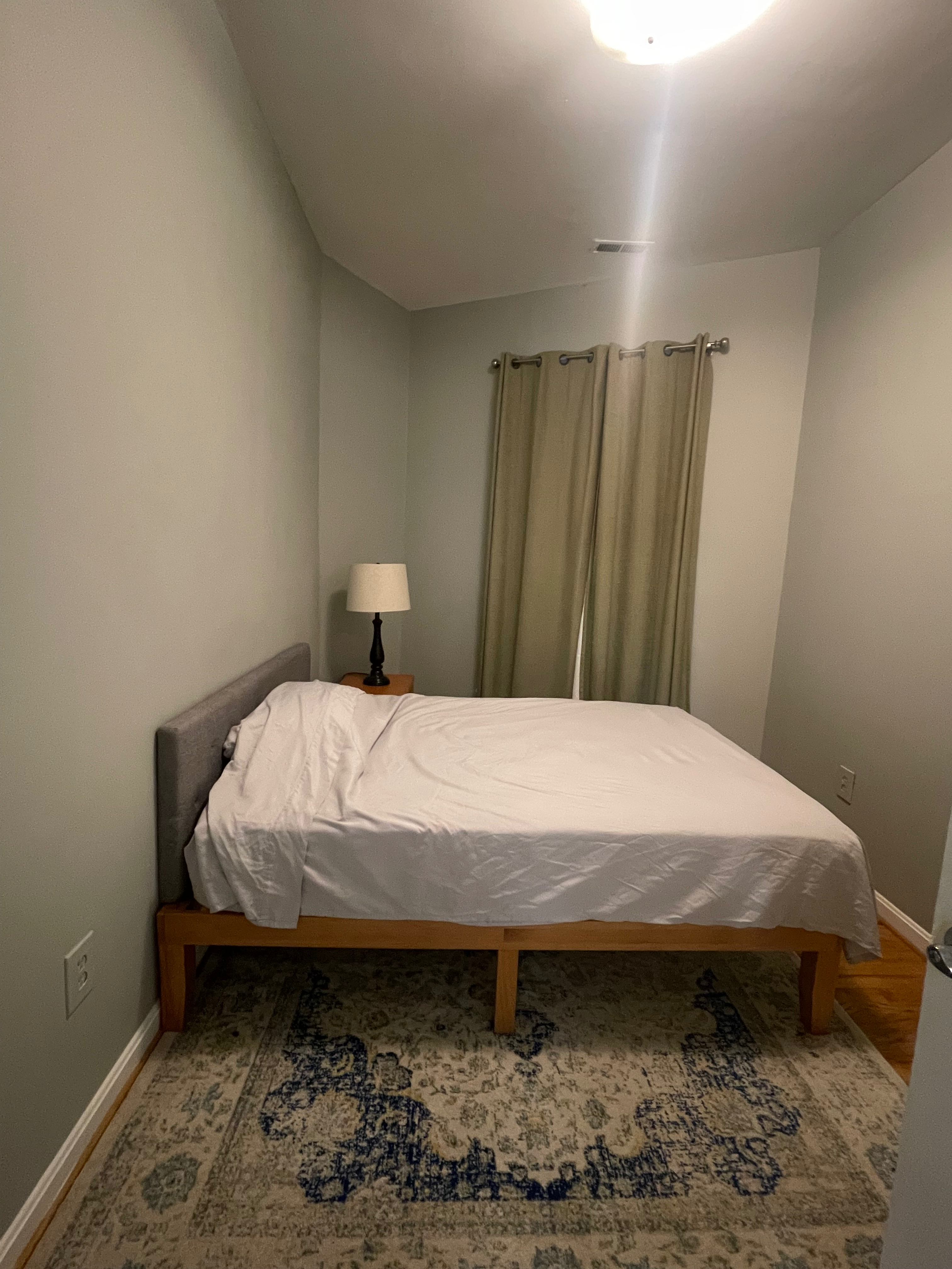 Great 2 Bedrooms and full bath in the heart of Washington DC NW 4 blocks to metro walk to clubs and  - Photo 6