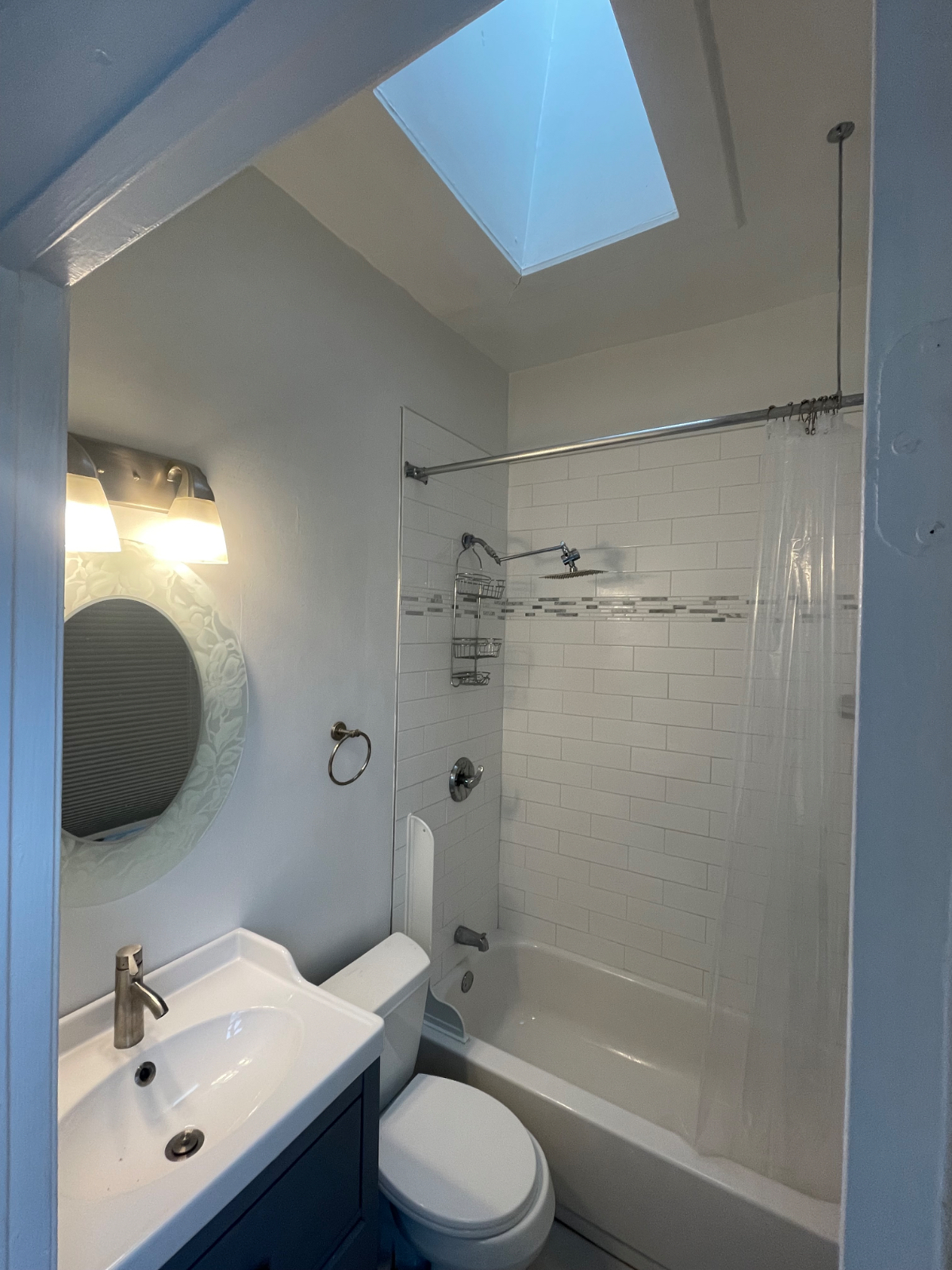 Great 2 Bedrooms and full bath in the heart of Washington DC NW 4 blocks to metro walk to clubs and - Photo 5
