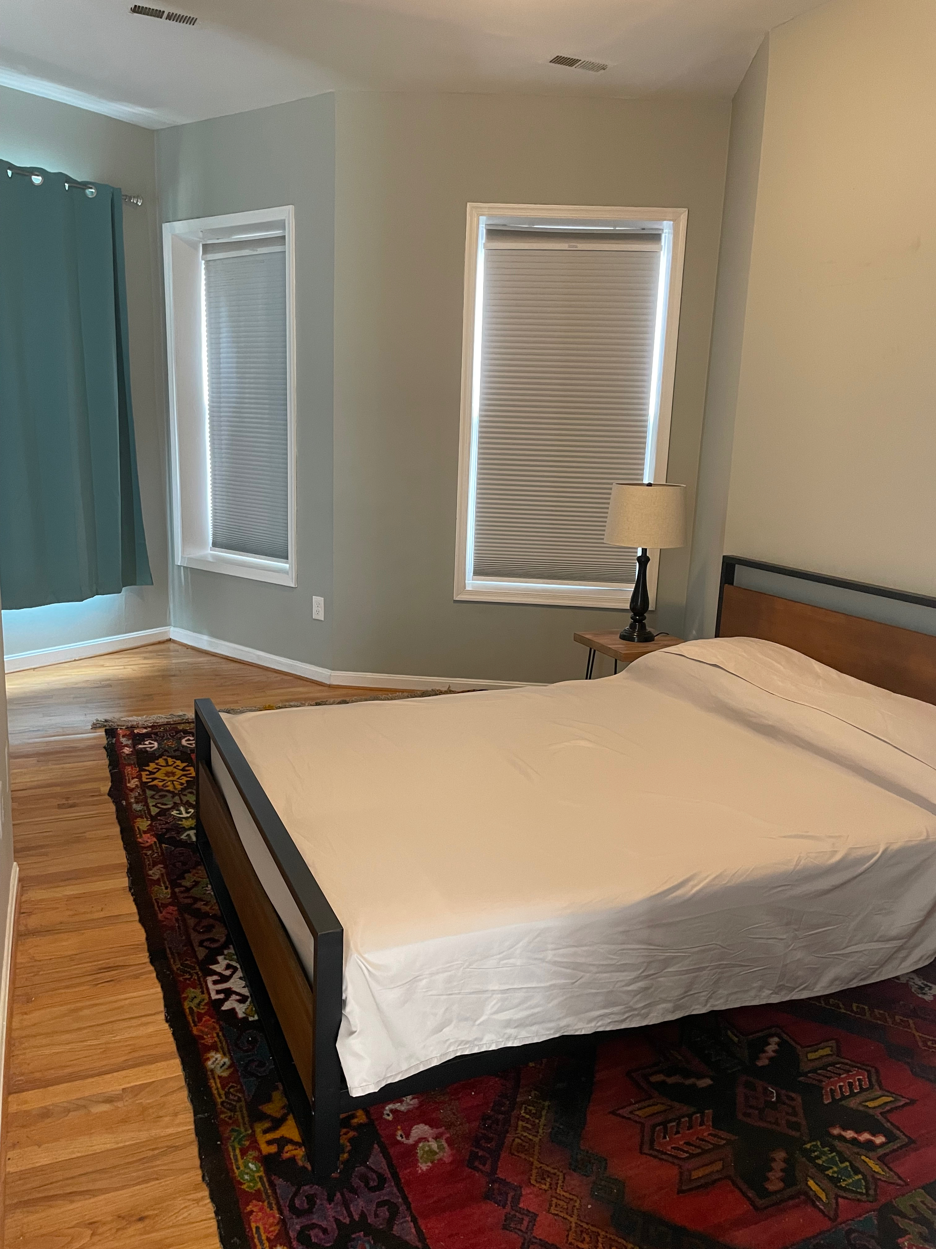 Great 2 Bedrooms and full bath in the heart of Washington DC NW 4 blocks to metro walk to clubs and  - Photo 7