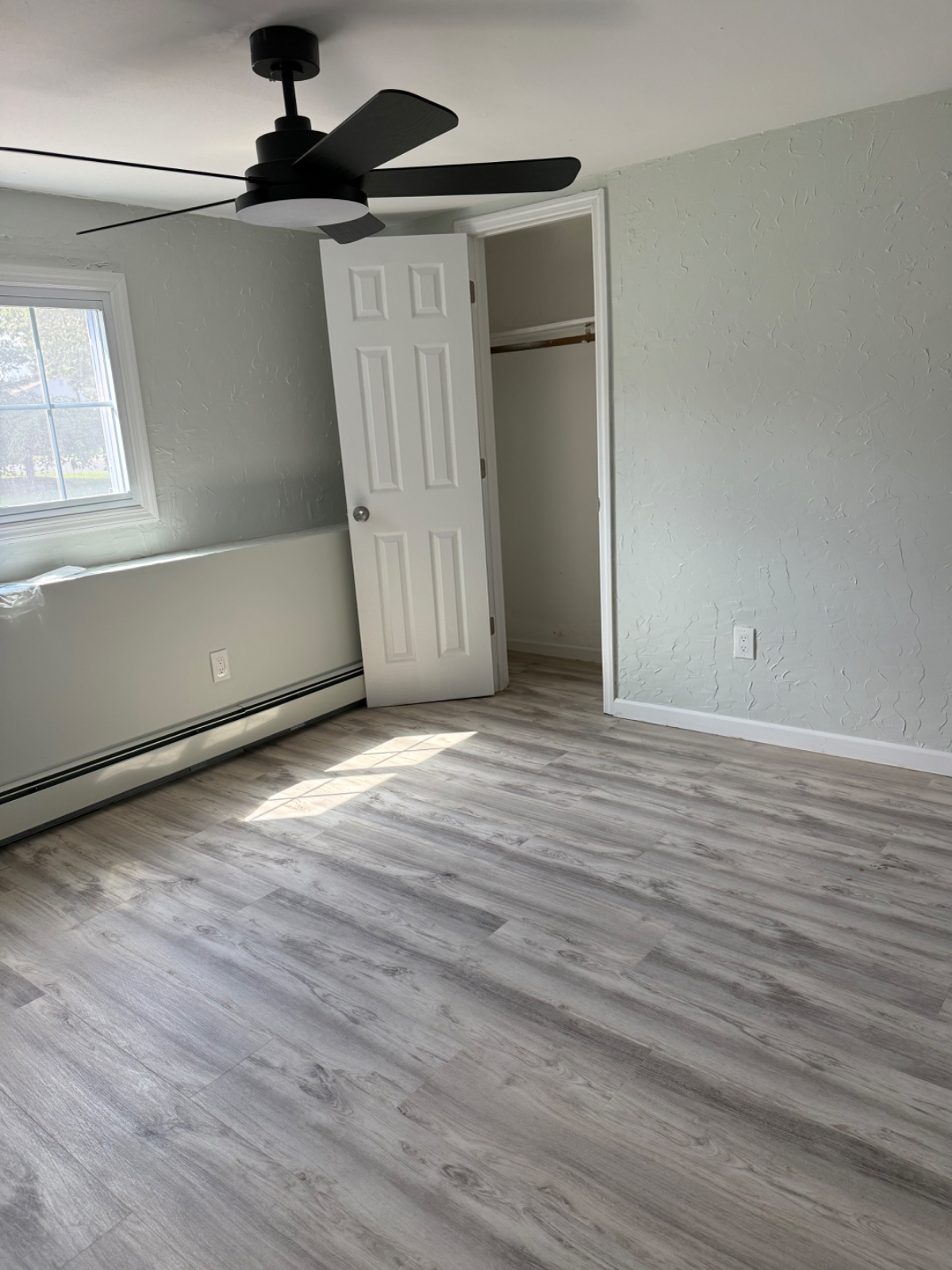 One(1) bedroom with shared common area. Total of two bedroom - Photo 6