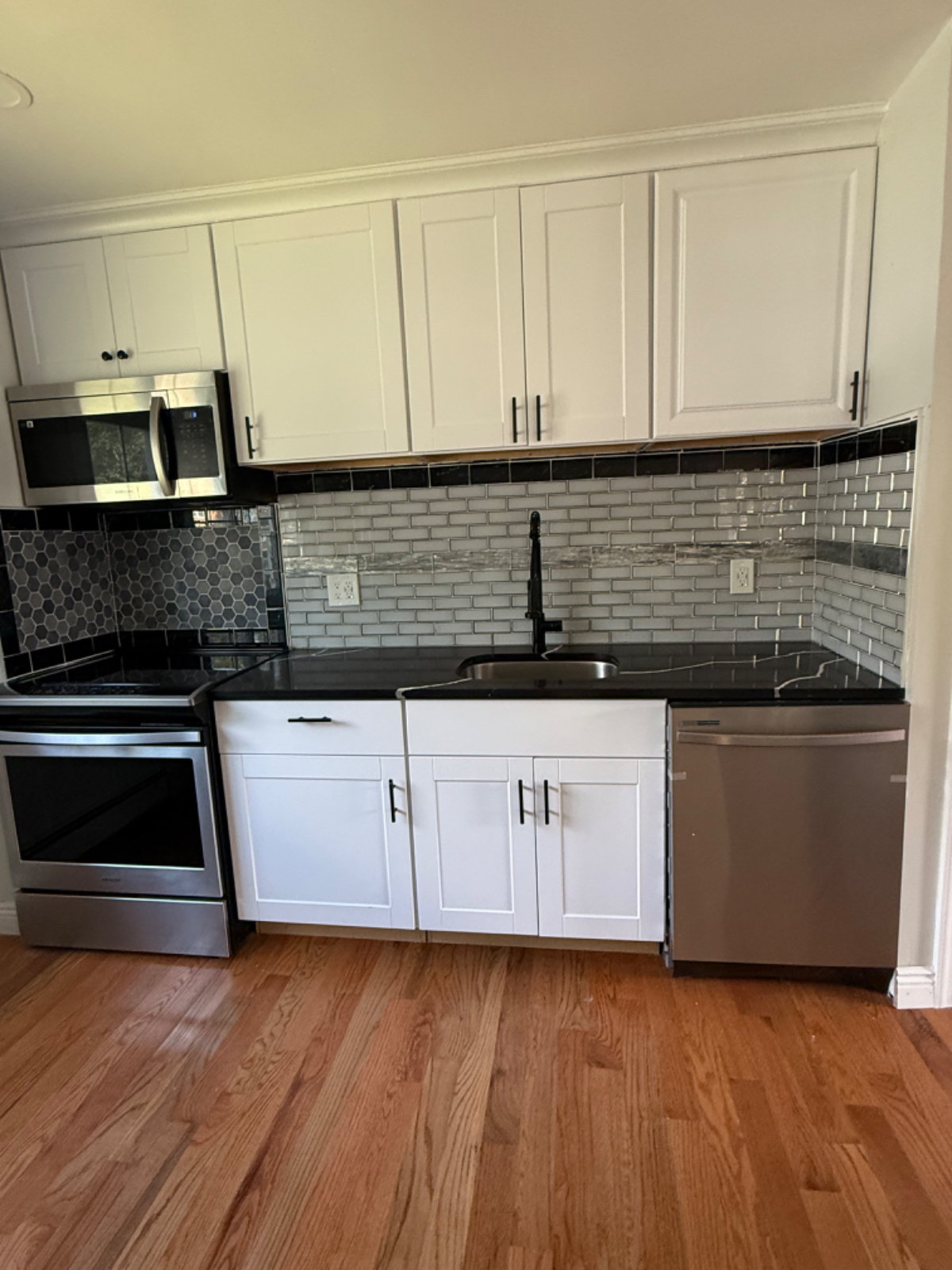One(1) bedroom with shared common area. Total of two bedroom - Photo 9