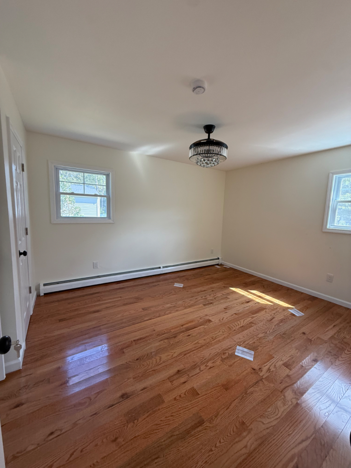 One(1) bedroom with shared common area. Total of two bedroom - Photo 10