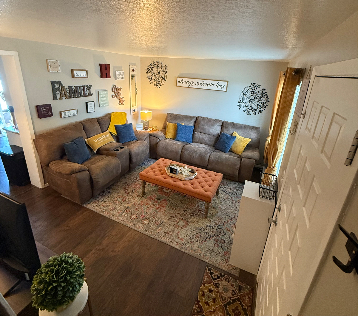Cozy Home Away From Home - Photo 4