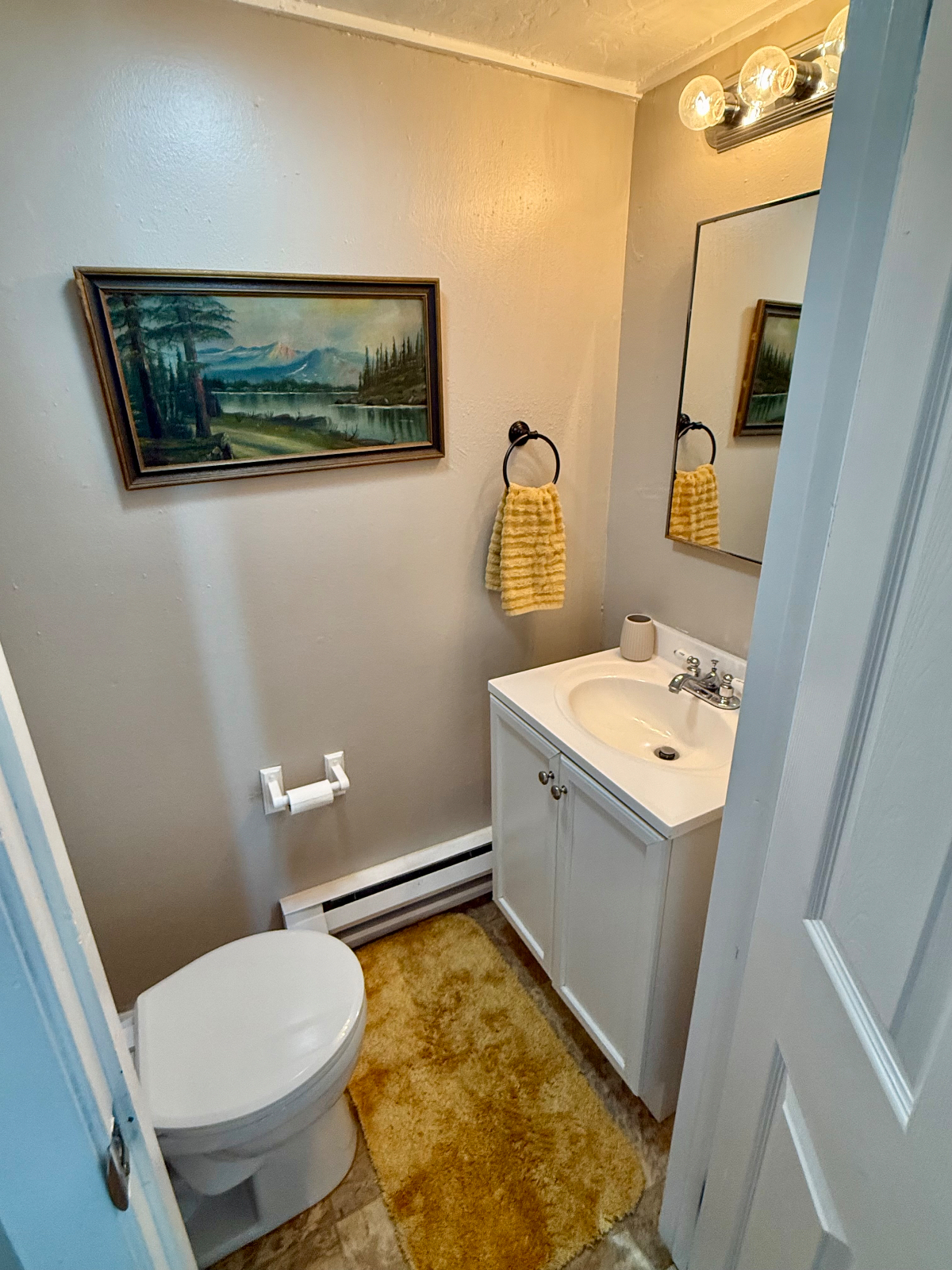 Cozy Home Away From Home - Photo 8