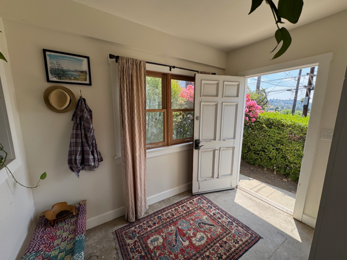 One Bedroom House in Highland Park - Photo 2