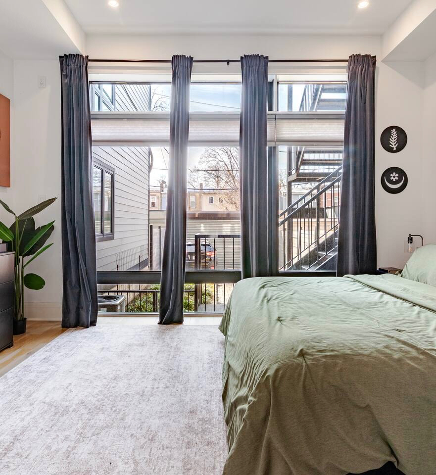 COZY MODERN PRIVATE ROOM IN PETWORTH CONDO - Photo 8