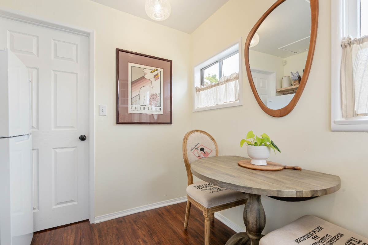 Charming Garden Cottage by the Beach - Private, Pet-Friendly & Ready to Settle In - Photo 5