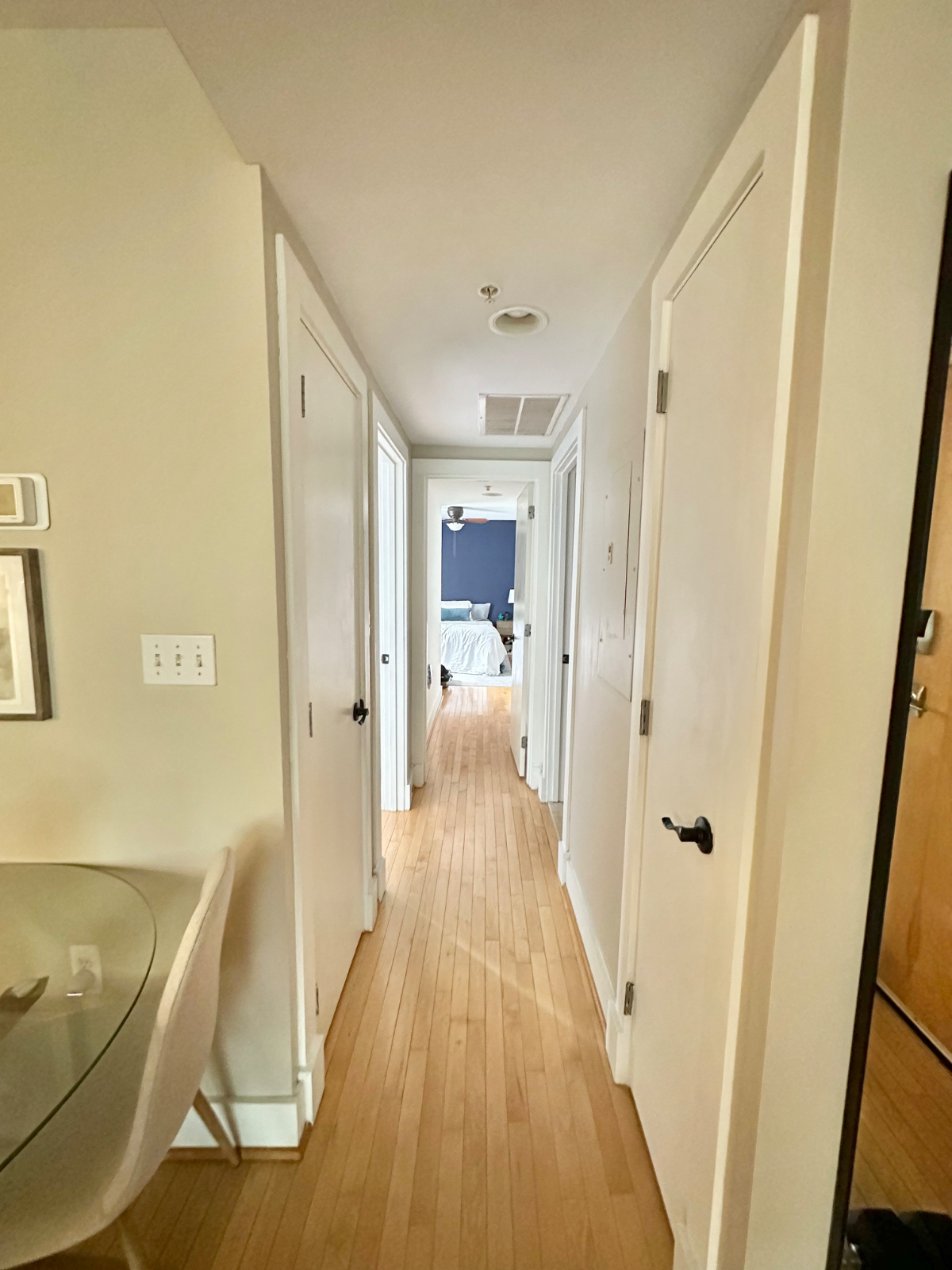 Room for Rent in a Stylish 2BR 2BA Furnished Condo in Hill East - Photo 9