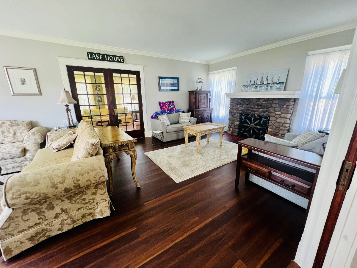 Fully Furnished Lakefront Home and Private Beach - Photo 4