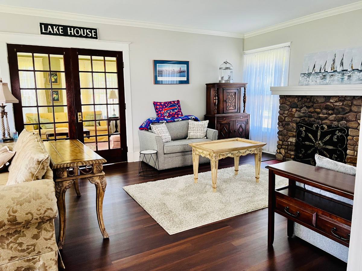 Fully Furnished Lakefront Home and Private Beach - Photo 3