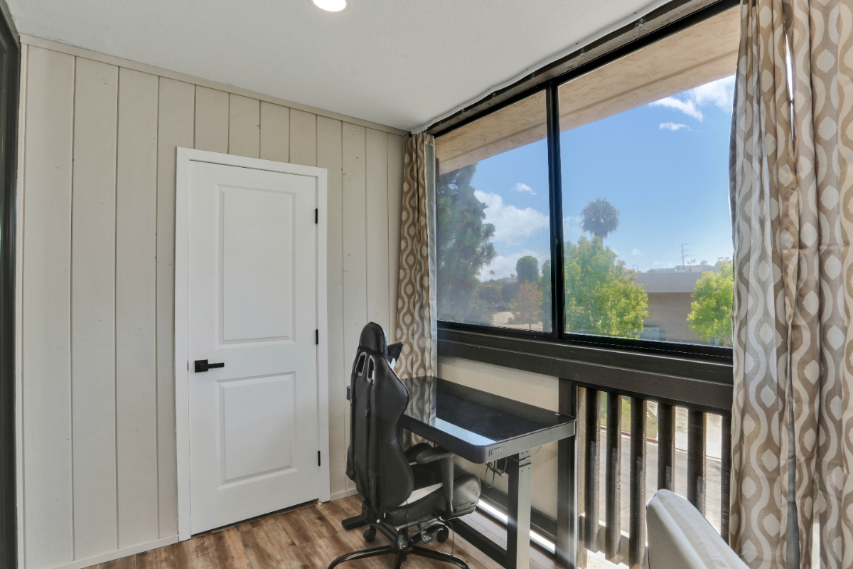 Point Loma 1 BR, W/D, Remodeled, Parking - Photo 6