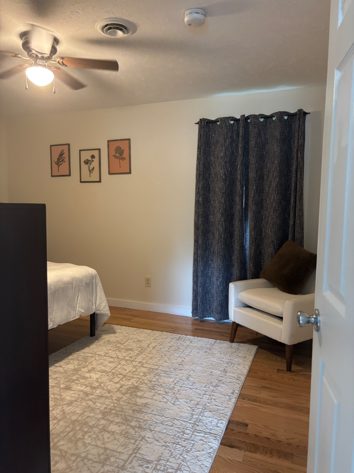 Beautiful Downtown Apartment - Photo 3