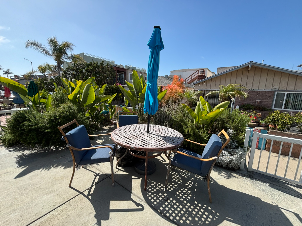 Beautiful South Mission Condo Steps to the Bay with rooftop deck 360 degree views. 2 bedroom with garage - Photo 3