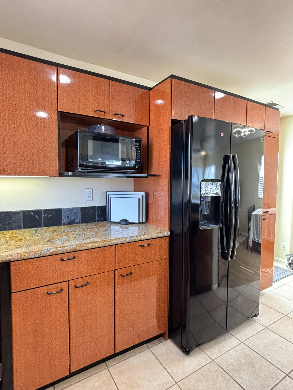 Beautiful South Mission Condo Steps to the Bay with rooftop deck 360 degree views. 2 bedroom with garage - Photo 6