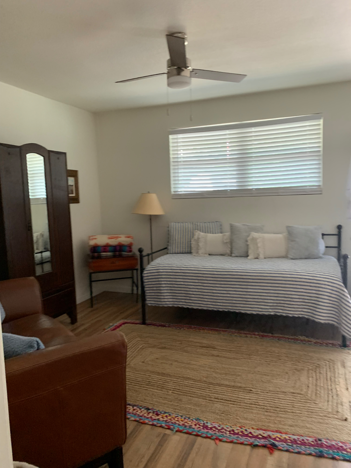 Amelia House in Historic Castroville - Photo 9