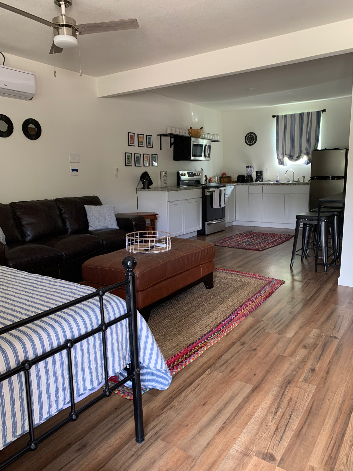 Amelia House in Historic Castroville - Photo 2