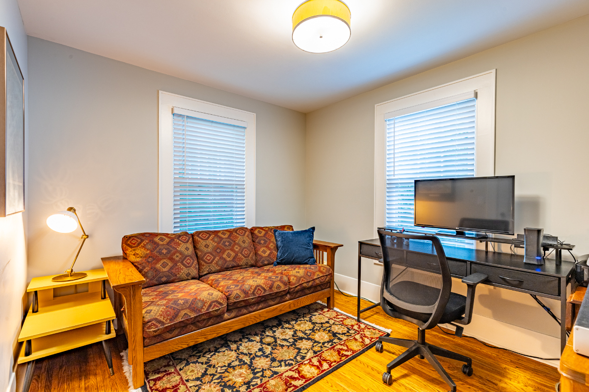 Serenity Between Two Major Hospitals - Beautifully renovated classic home on the West Side. MaidenKe - Photo 8