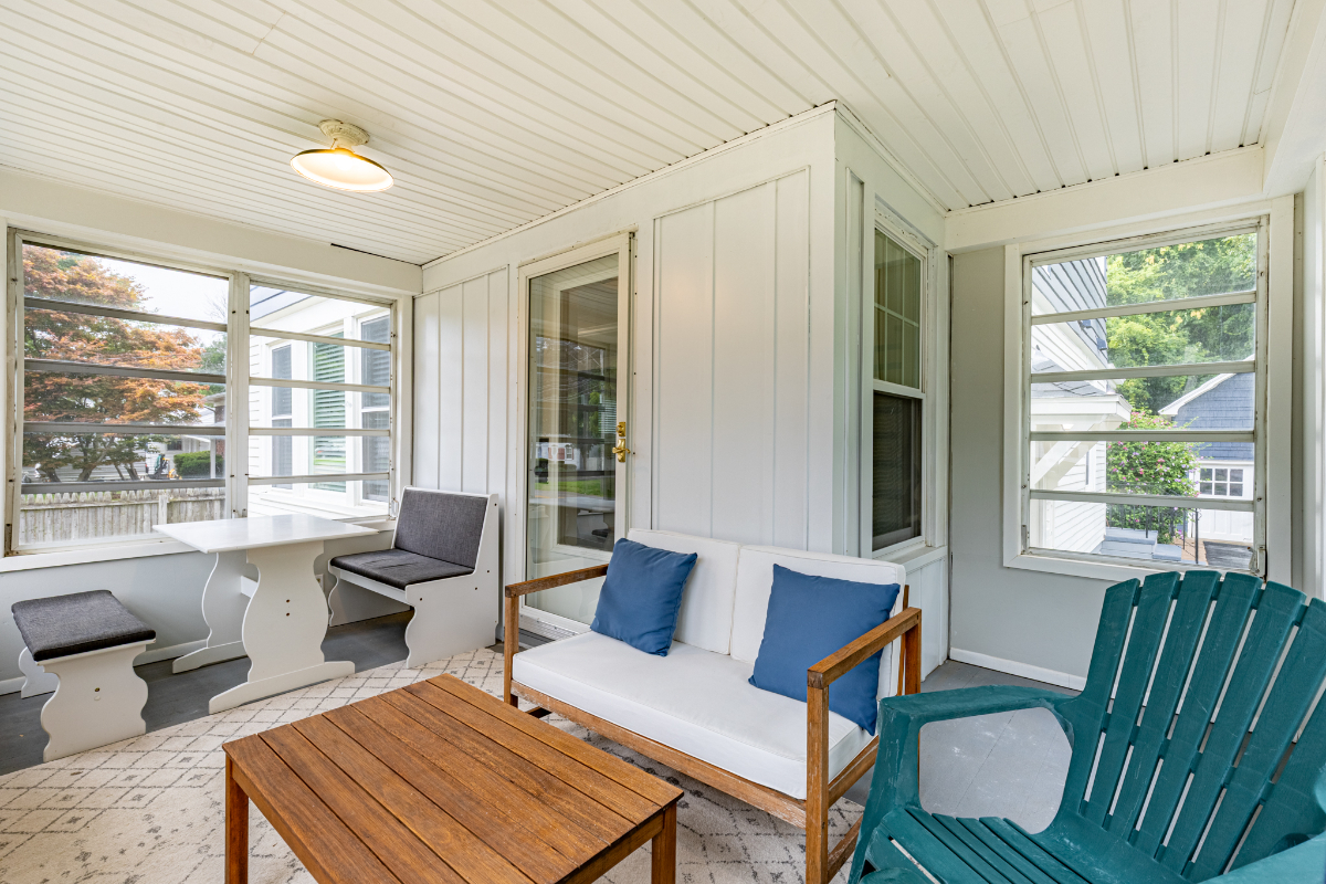 Serenity Between Two Major Hospitals - Beautifully renovated classic home on the West Side. MaidenKe - Photo 12