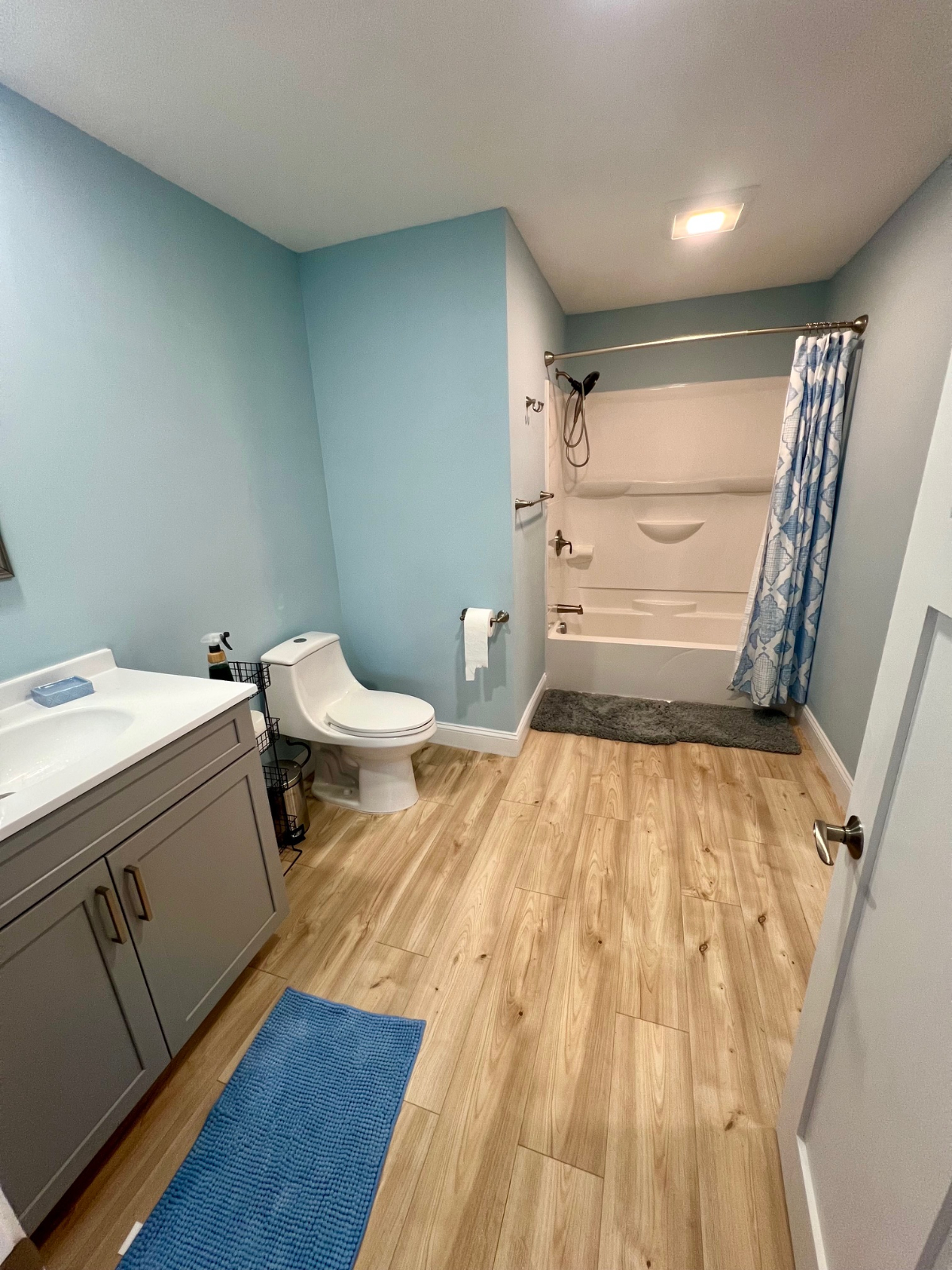 Modern Apartment 102 - Photo 10