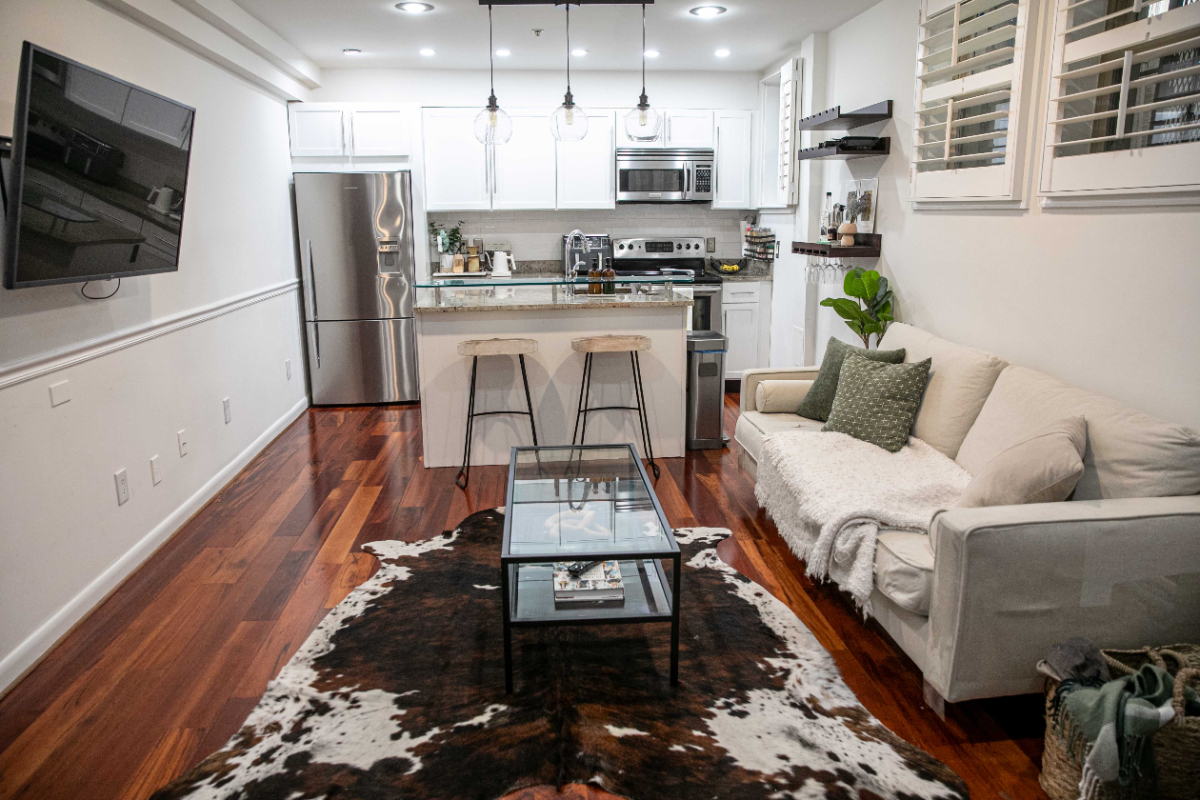 Modern 2BR/2BR with 2 Reserved Parking Spot in Capitol Hill - Fully Furnished, Near Metro, Internet  - Photo 6