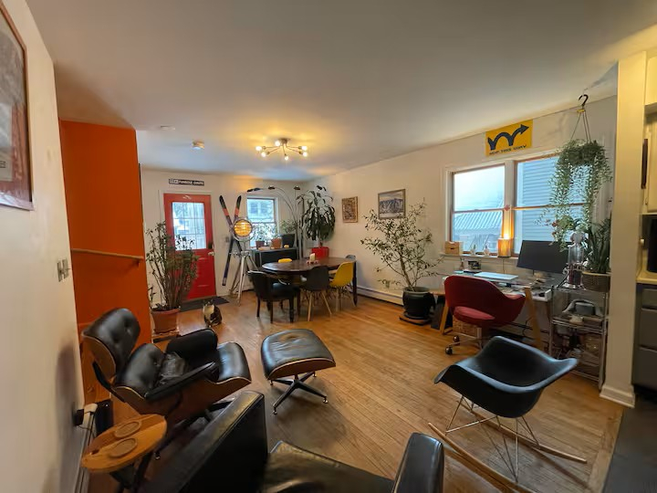 Room In Funky South End Home! - Photo 11