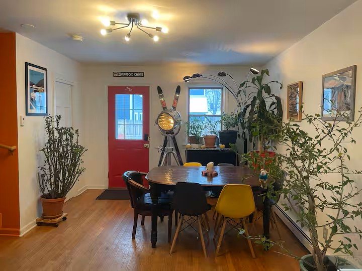Room In Funky South End Home! - Photo 5