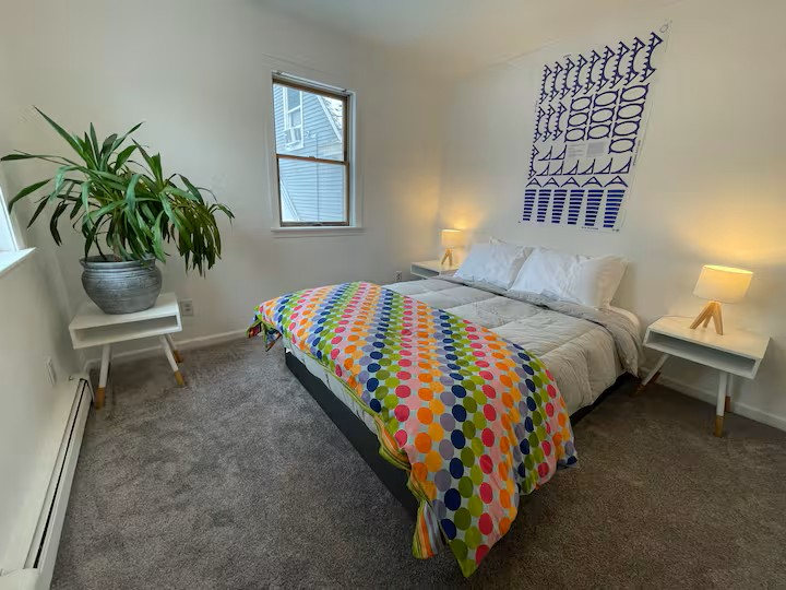 Room In Funky South End Home! - Photo 1