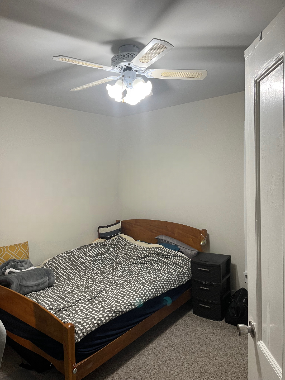Fully furnished 1 or 2 bedrooms available, 1/2 mile from Arnot Ogden Medical Center - Photo 7