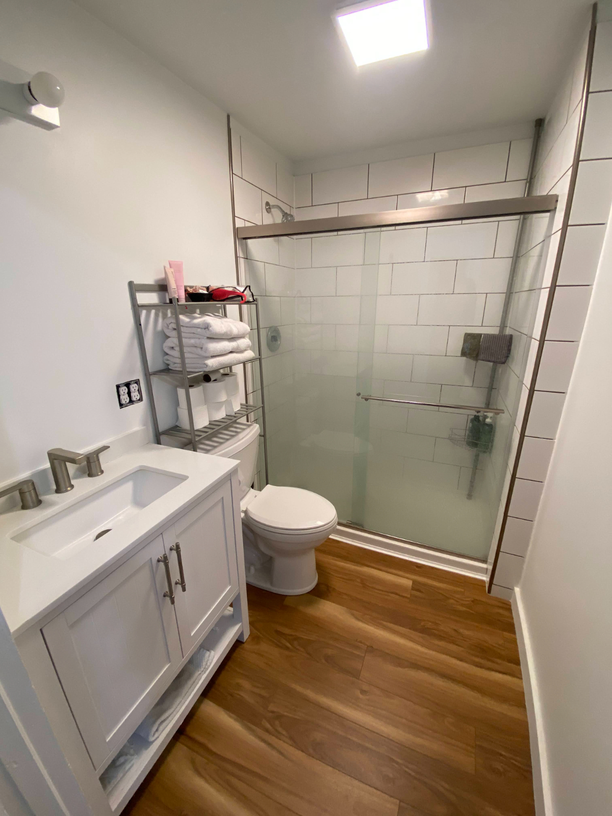 Fully furnished 1 or 2 bedrooms available, 1/2 mile from Arnot Ogden Medical Center - Photo 11