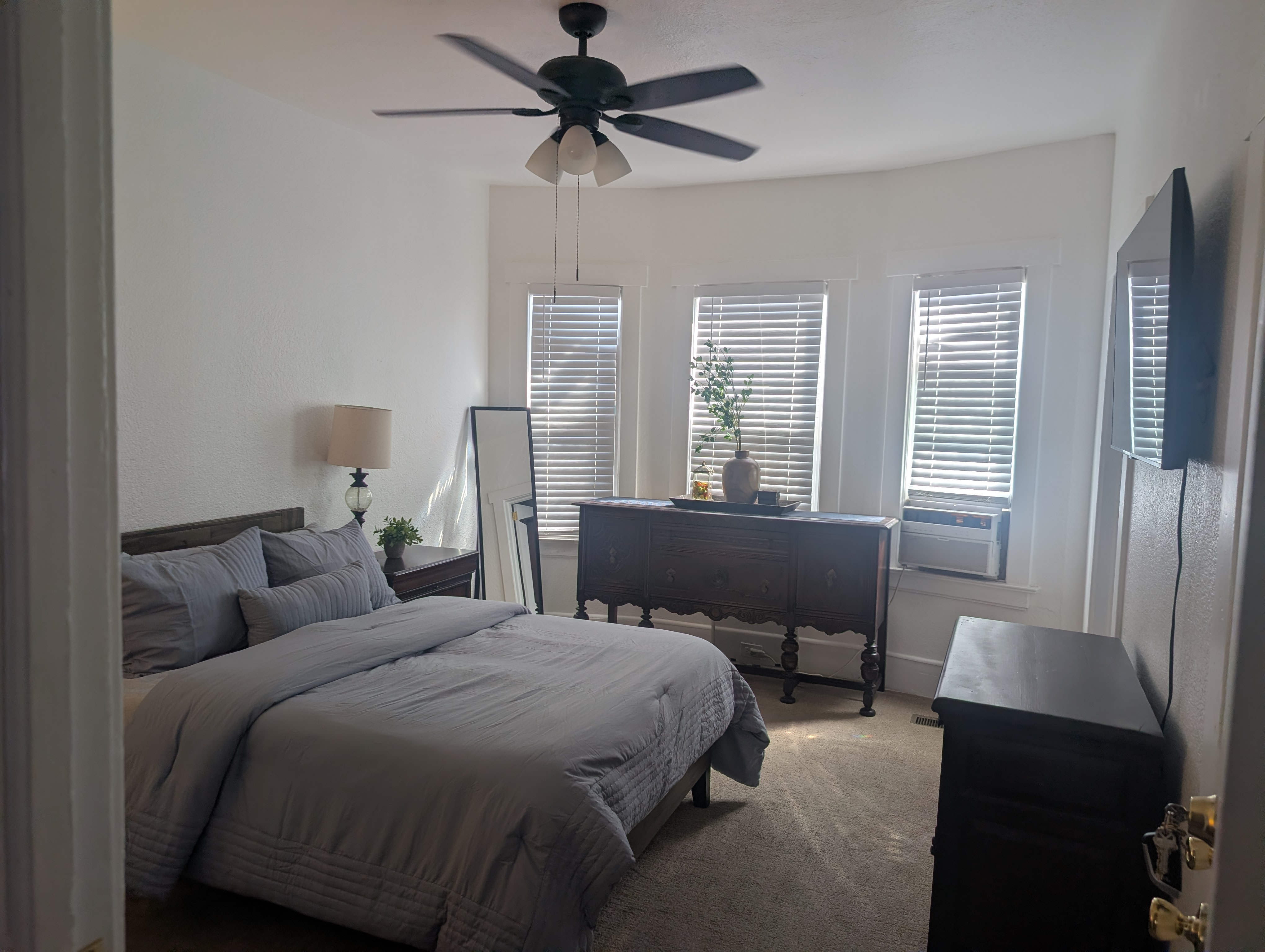 Beautiful Private Furnished Room - Photo 4
