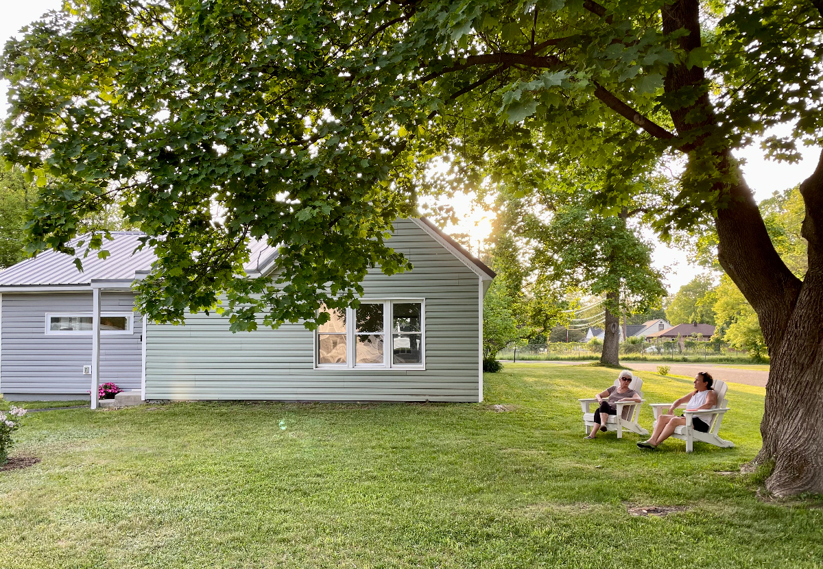 Quiet, Spacious, and Close to Hospitals Blissful Wisteria Awaits - Photo 3