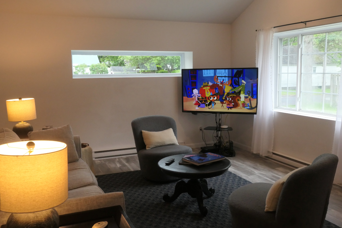 Quiet, Spacious, and Close to Hospitals  Blissful Wisteria Awaits - Photo 8