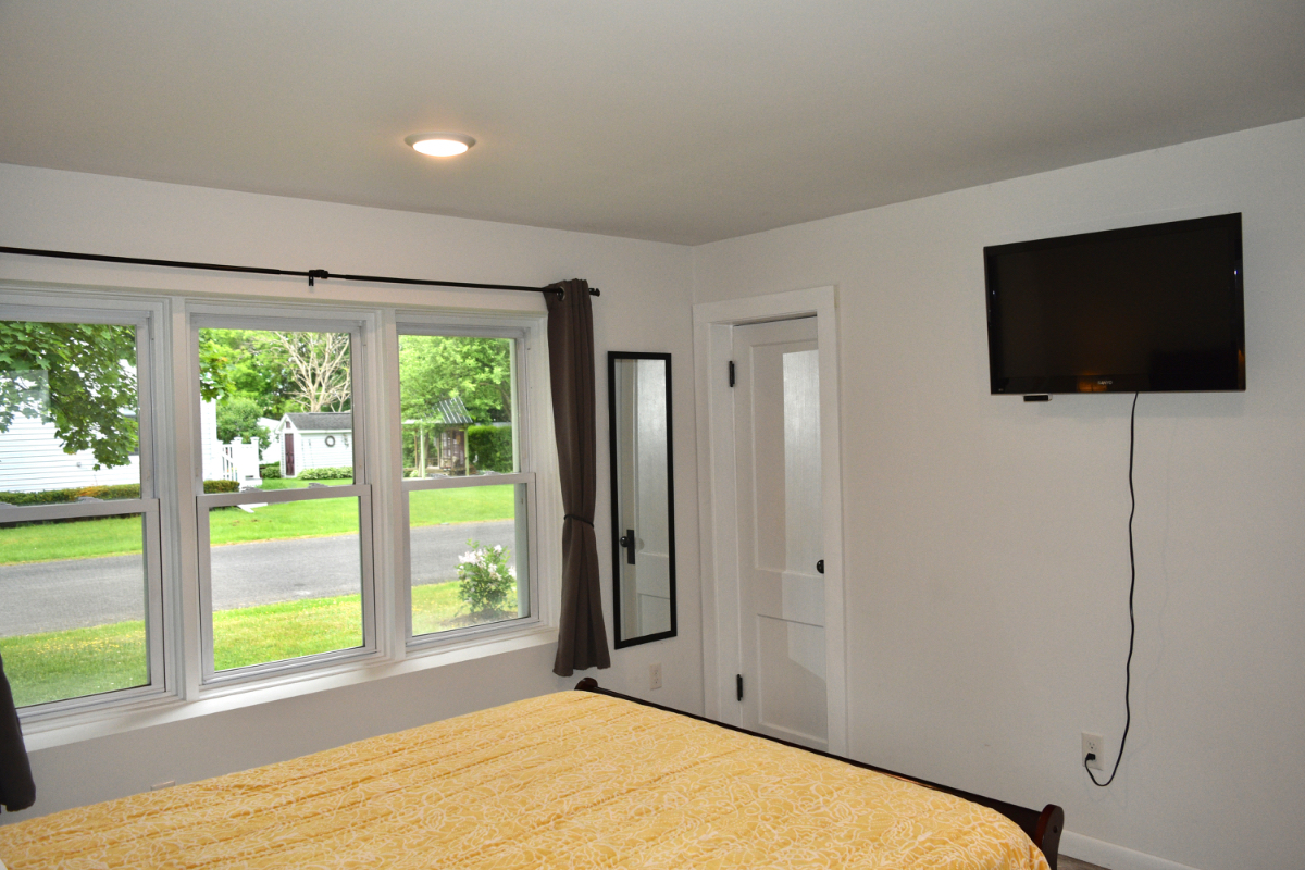Quiet, Spacious, and Close to Hospitals  Blissful Wisteria Awaits - Photo 9