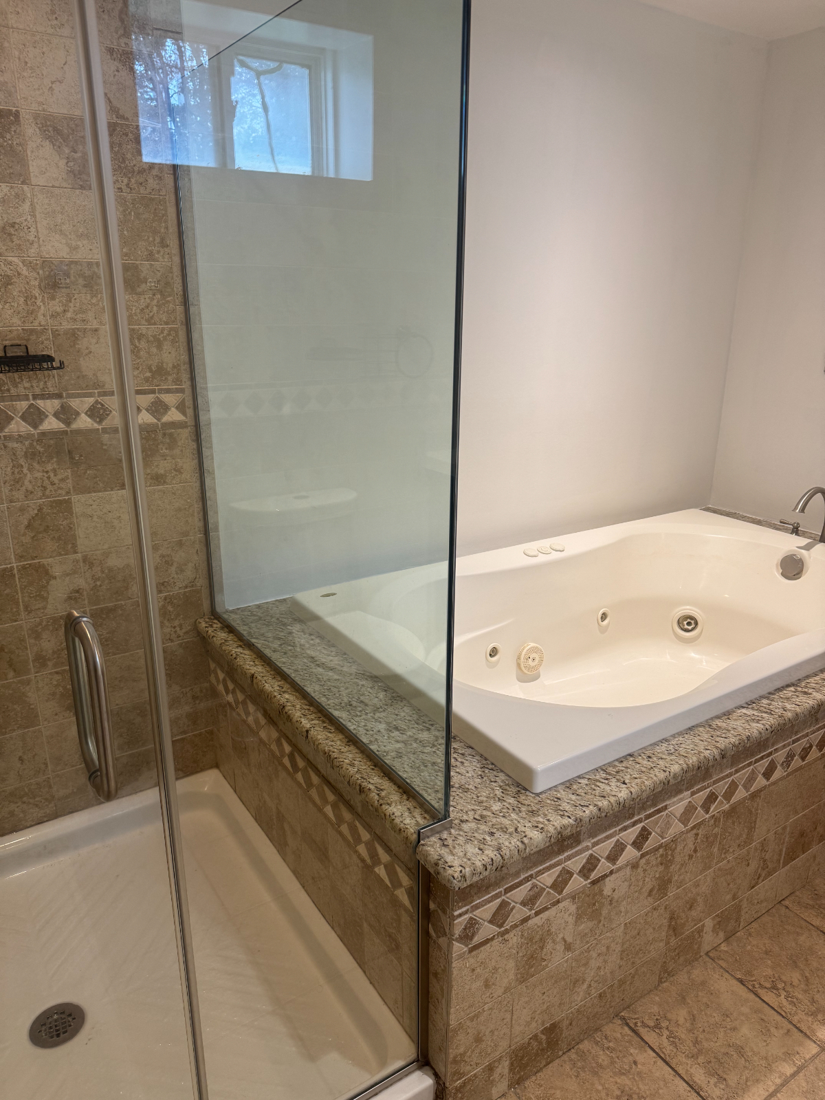 Queen Room with Pool and Hot Tub Access - Photo 6