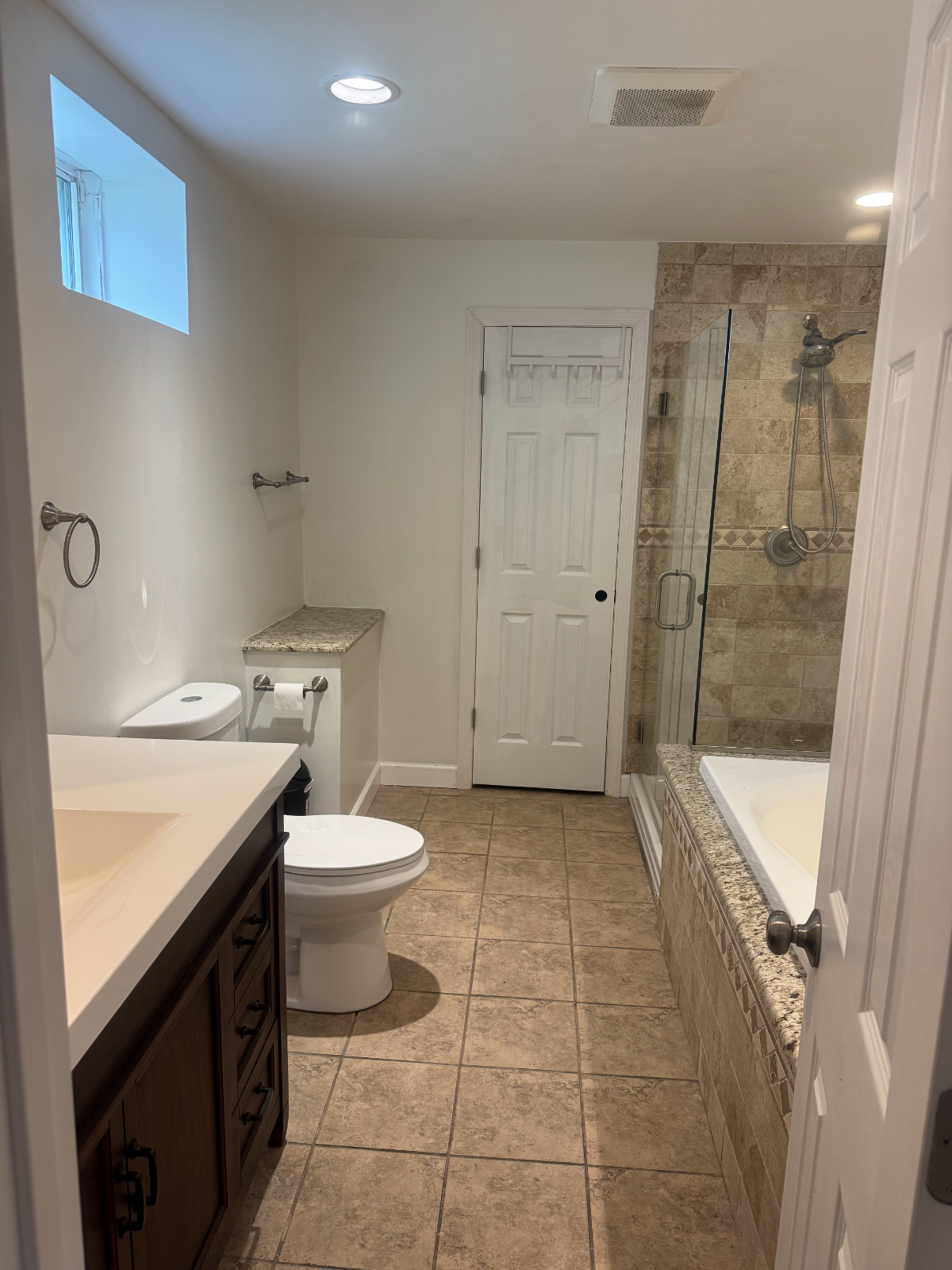 Queen Room with Pool and Hot Tub Access - Photo 3