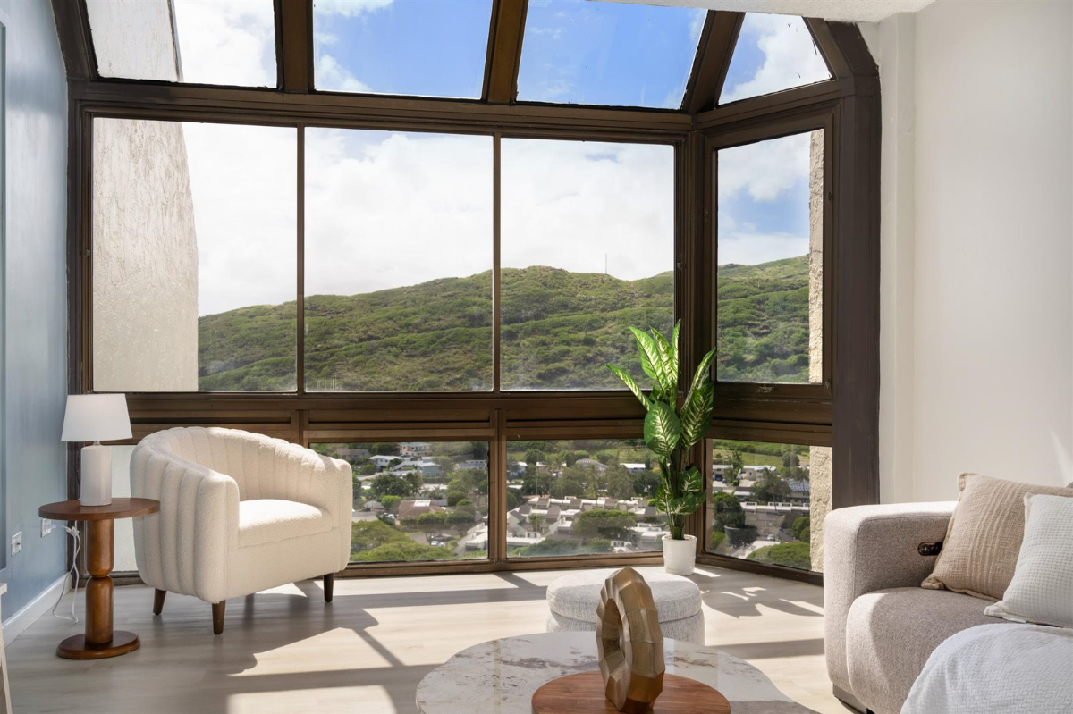 Stunning Penthouse Luxury in Hawaii Kai - Photo 4