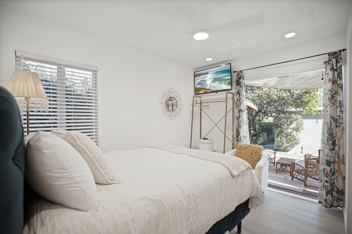 Designer Studio w Full Kitchen & Private... - Photo 1
