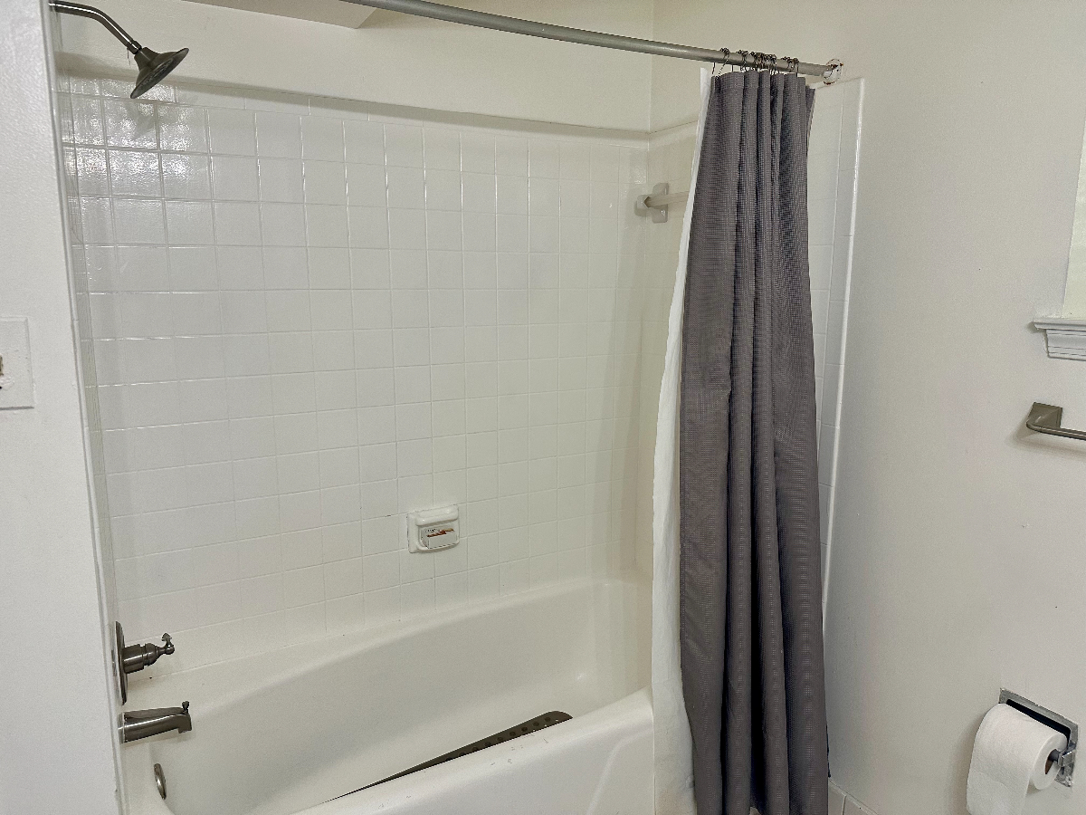 Langley CT Apt - Photo 5
