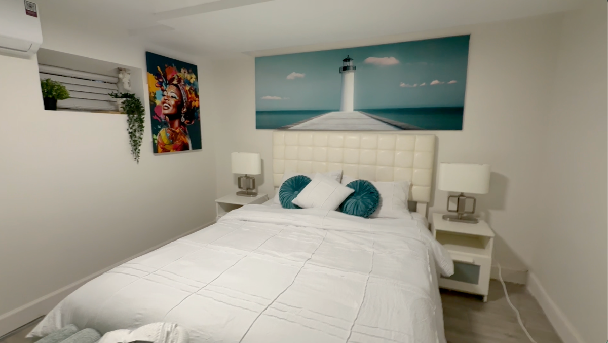 Bedroom in 3BDRM Apt - Photo 2