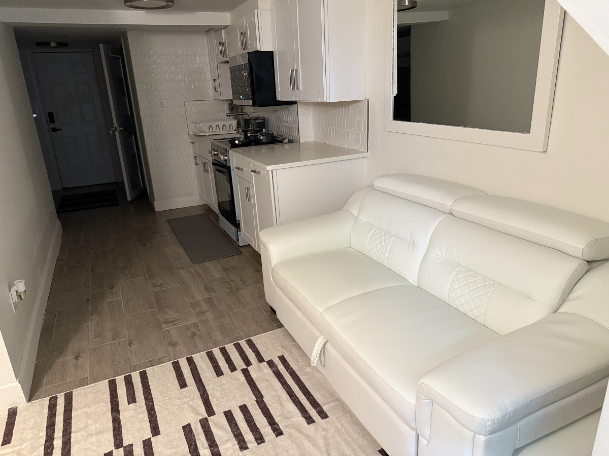 Bedroom in 3BDRM Apt - Photo 6