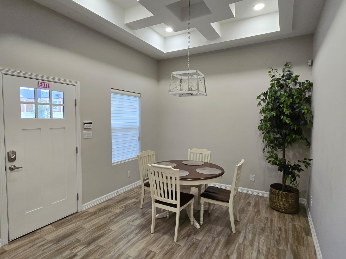 Entire Modern Townhome in Prime Location - Unit 2 - Photo 5